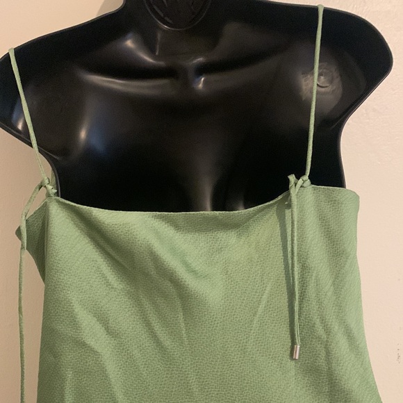 MISS LOLA Green cowl neck dress - Picture 5 of 6